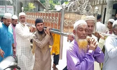 মায়ের হাত ধরে এসেছিল ঢাকায়, ফিরল কাফনের ভাঁজে
