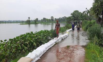 অভয়নগরে সরকারি খালে জাল বসালেই জেল-জরিমানা