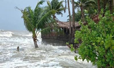 সাগরে নিম্নচাপ: টেকনাফ-সেন্টমার্টিনে প্লাবিত দুইশতাধিক বসতঘর