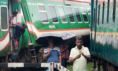 লালমনিরহাটের বিডিআর গেটে দুই ট্রেনের সংঘর্ষ