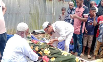 মোটরসাইকেলের টাকা না পেয়ে বাবাকে পিটিয়ে হত্যা