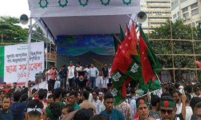 ছাত্রদলের স্লোগানে মুখর শাহবাগ