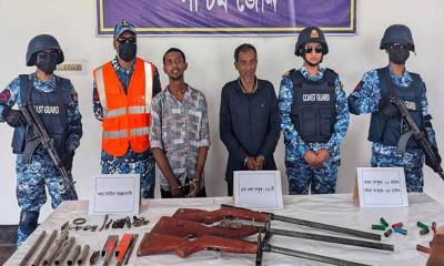 সুন্দরবনে অস্ত্রসহ বনদস্যু আসাবুর বাহিনীর দুই সহযোগী আটক