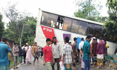 আমতলীতে বাসের চাপায় নির্মাণ শ্রমিক নিহত