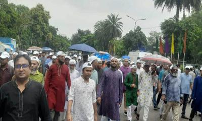 জুলাই গণঅভ্যুত্থান দিবসে বৃষ্টিতেও থামেনি মানুষের ঢল