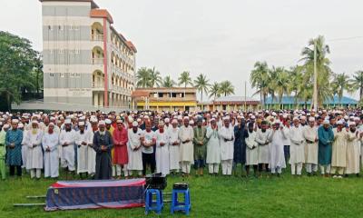 হাজারো মানুষের ভালবাসায় দাকোপে জামায়াত আমিরের দাফন সম্পন্ন