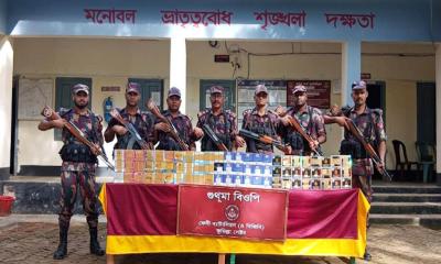 ফেনীতে কোটি টাকার ভারতীয় মোবাইল ডিসপ্লে ও গরু জব্দ