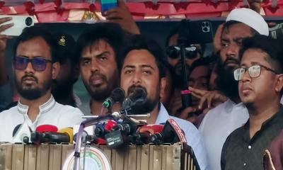 পুলিশ প্রশাসন নিরপেক্ষ নয়: অভিযোগ নাহিদ ইসলামের