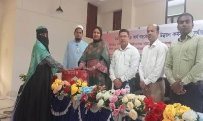 ইটনায় অসহায়, প্রতিবন্ধী ও শিক্ষাপ্রতিষ্ঠানে শিক্ষা উপকরণ বিতরণ