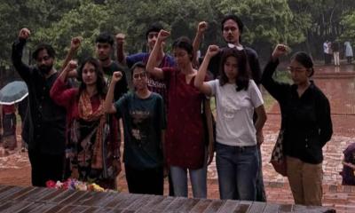 স্মৃতিস্তম্ভে ফুল না দিয়ে শহীদ মিনারে শ্রদ্ধা— জাবি ছাত্র ইউনিয়নের প্রতি সমালোচনার ঝড়