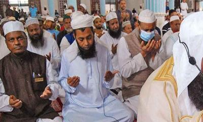 বায়তুল মোকাররমসহ সারাদেশের মসজিদে জুলাই শহীদদের জন্য দোয়া