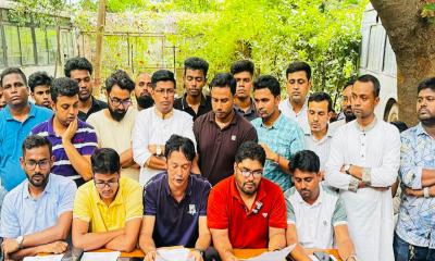 জবিতে পাঁচ দফা দাবিতে ছাত্রদলের স্মারকলিপি প্রদান