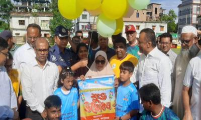 জয়পুরহাটে জেলা প্রশাসক গোল্ডকাপ ফুটবল টুর্নামেন্ট উদ্বোধন