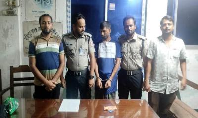 মহিপুরে ৬৪০ পিস ইয়াবাসহ যুবক আটক