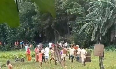 কাদা ছিটে যাওয়াকে কেন্দ্র করে দু’পক্ষের সংঘর্ষ, আহত ২০