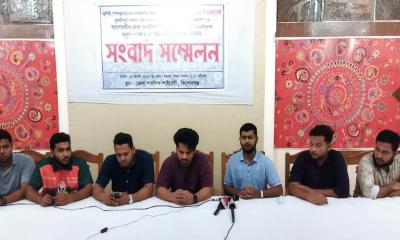 ফজলুর রহমানের কুরুচিপূর্ণ মন্তব্য ও সারজিসের বিরুদ্ধে মামলায় ক্ষুব্ধ ছাত্র-জনতা