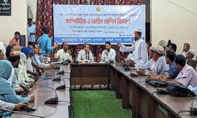 মাগুরায় শিক্ষা প্রতিষ্ঠানে কম্পিউটার ও ভেন্ডিং মেশিন বিতরণ