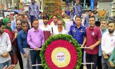 ময়মনসিংহে শহীদ সাগরের স্মৃতিস্তম্ভে পুষ্পস্তবক অর্পণ