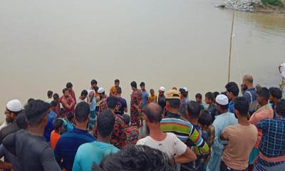 মেহেন্দিগঞ্জে নদীতে গোসলে নেমে ৩ মাদ্রাসাছাত্র নিখোঁজ, এক শিশুর লাশ উদ্ধার