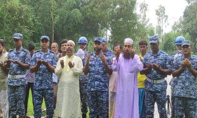 বিমান বিধ্বস্তে নিহত তানভীরের কবরে বিমান বাহিনীর শ্রদ্ধা