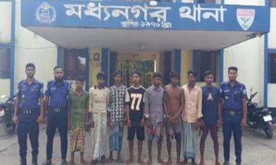 মধ্যনগরে নৌকা ও বালু জব্দ, আটক ৮