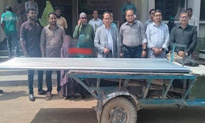 দুই প্রতিবন্ধী বোনের পাশে মধুপুরের ইউএনও