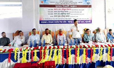 মির্জাগঞ্জে কৃতি শিক্ষার্থীদের সম্মাননা ও ক্রেস্ট প্রদান