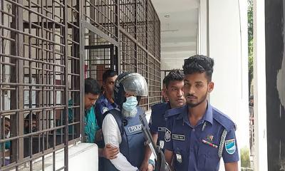 কাঠগড়ায় দাঁড়িয়ে কাঁদলেন এনবিআরের সেই মতিউর