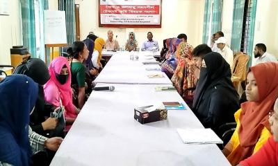 ফুলবাড়ীতে জৈব ও জলবায়ু সহনশীল টেকসই কৃষি বিষয়ক সংলাপ