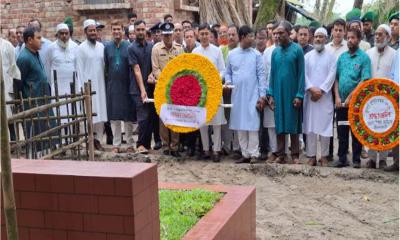 নীলফামারীতে শহীদ রুবেলের সমাধিতে পুষ্পমাল্য অর্পণ