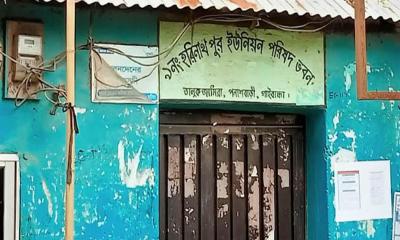 ইউপি চেয়ারম্যানের বিরুদ্ধে চাল বিতরণে অনিয়মের অভিযোগ