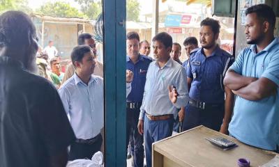 পাটগ্রামে অতিরিক্ত দামে সার বিক্রি, এক দোকানিকে অর্থদণ্ড