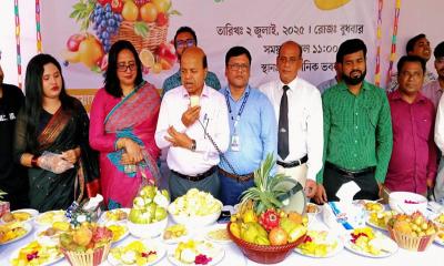 পিরোজপুর বিজ্ঞান ও প্রযুক্তি বিশ্ববিদ্যালয়ে মৌসুমী ফল উৎসব