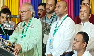 কর্তৃত্ববাদী ভয়ঙ্কর সম্রাজ্ঞী হয়ে উঠেছিলেন শেখ হাসিনা