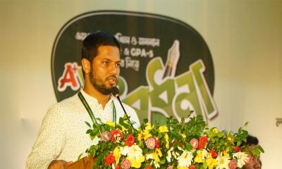 সমৃদ্ধ বাংলাদেশ গড়তে মেধাবীদের এগিয়ে আসতে হবে