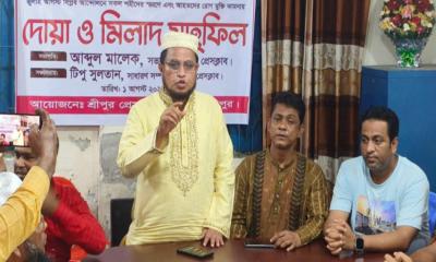 জুলাই-আগস্টের শহীদদের স্মরণে শ্রীপুর প্রেসক্লাবে দোয়া
