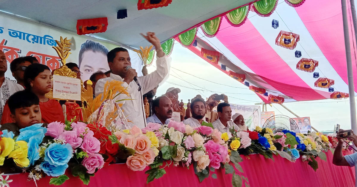 শিবচরে বিএনপির কর্মী সমাবেশে হাজারো মানুষের ঢল