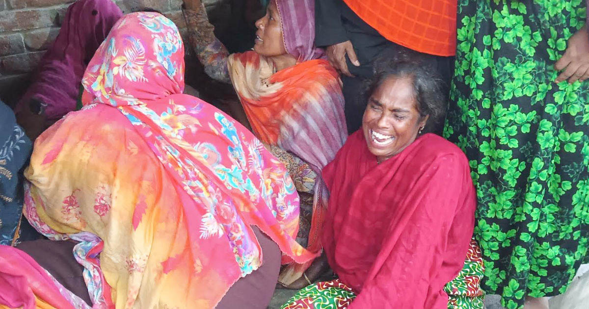 ‘একা মরলে স্ত্রী-সন্তানরা কষ্ট-দুঃখ ছাড়া কিছুই পাবে না, তই নিজ হাতে সবাইকে মারলাম’