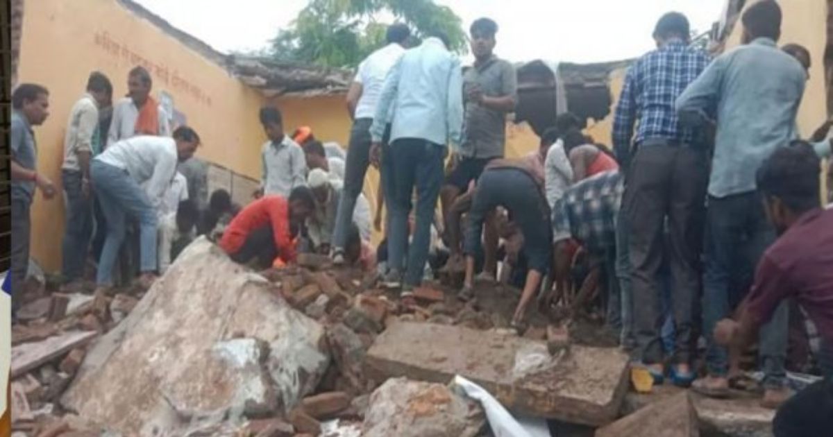 স্কুল চলাকালীন ভেঙে পড়ল ছাদ, ধ্বংসস্তূপের নিচে শিক্ষক-শিক্ষার্থীরা