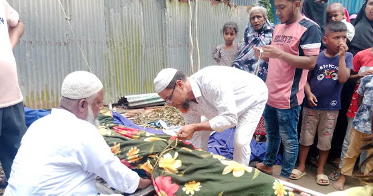 মোটরসাইকেলের টাকা না পেয়ে বাবাকে পিটিয়ে হত্যা