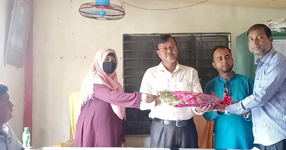 ড. মো. শহিদুল ইসলাম কলেজের এডহক কমিটির সভাপতিকে সংবর্ধনা