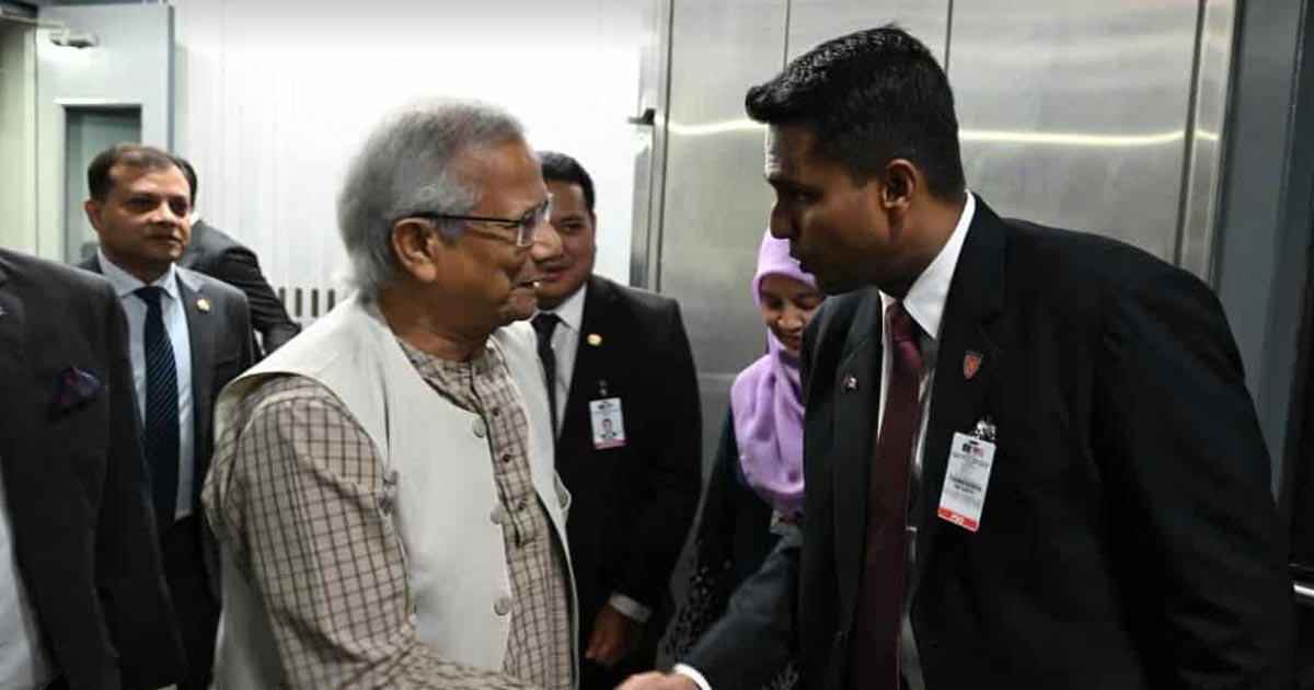 মালয়েশিয়া পৌঁছেছেন প্রধান উপদেষ্টা