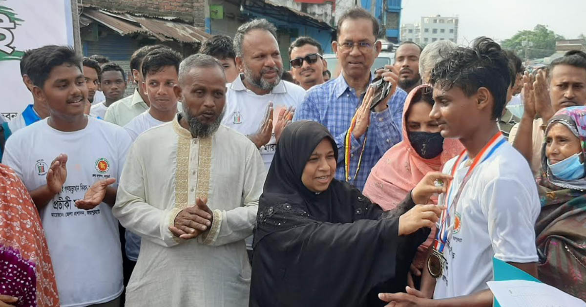 গণঅভ্যুত্থান দিবসে জয়পুরহাটে প্রতীকী ম্যারাথন