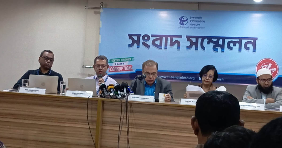 পুলিশের বিরুদ্ধে এক বছরে ৭৬১ মামলা