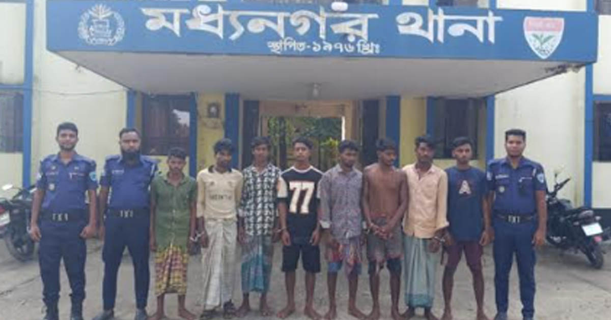 মধ্যনগরে নৌকা ও বালু জব্দ, আটক ৮