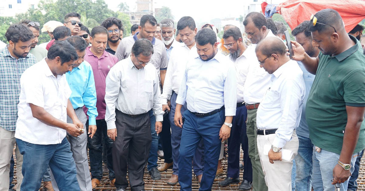 হড়গ্রাম ফ্লাইওভারসহ বিভিন্ন উন্নয়ন কাজ পরিদর্শনে রাসিক প্রশাসক