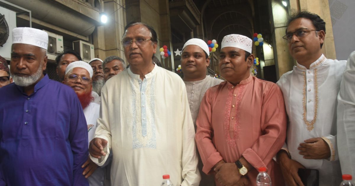 ধলপুরে ডিএসসিসির সাপ্তাহিক বিশেষ পরিচ্ছন্নতা অভিযান