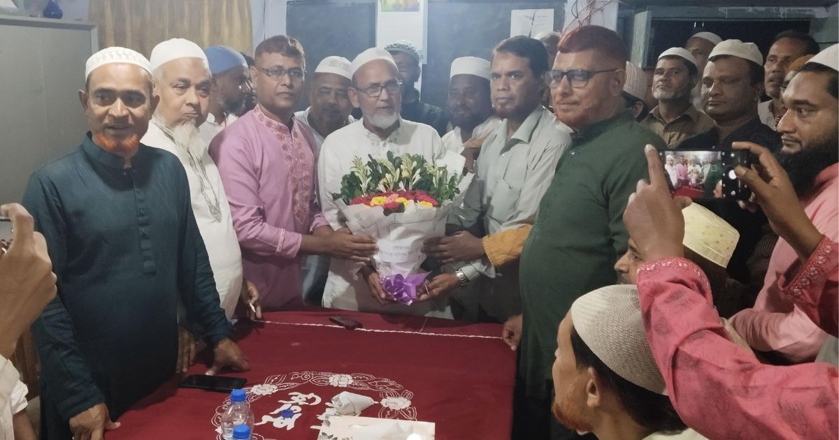 পোরশায় এমপি মোস্তাফিজুর রহমানকে শিক্ষকদের শুভেচ্ছা