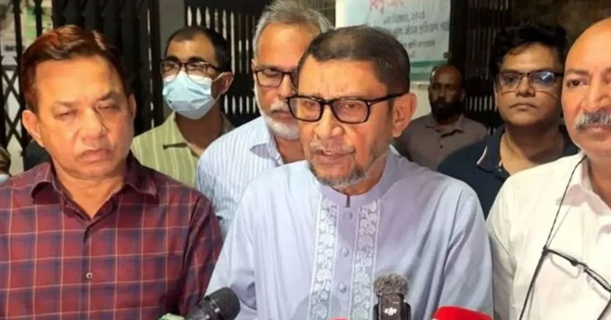 মধ্যরাতে হাসপাতাল পরিদর্শনে স্বাস্থ্যমন্ত্রী, পরিস্থিতি দেখে আইসিইউ চালুর আশ্বাস