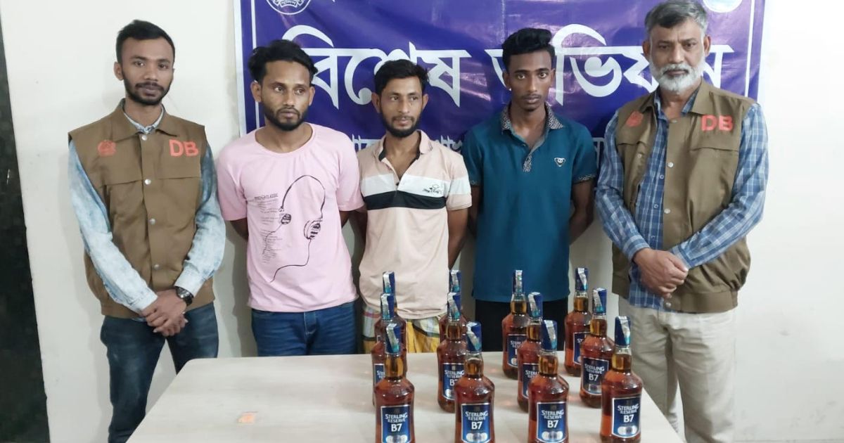 ডিবির পৃথক অভিযানে মদ-ইয়াবাসহ গ্রেপ্তার ৩